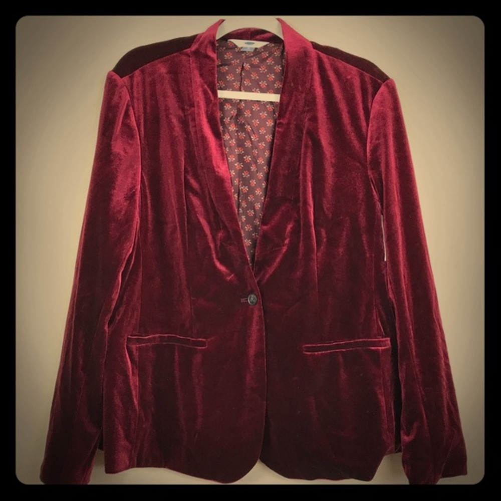 Velvet Burgundy Blazer. Size: XL